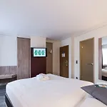 Gustav-stresemann-institut 3*