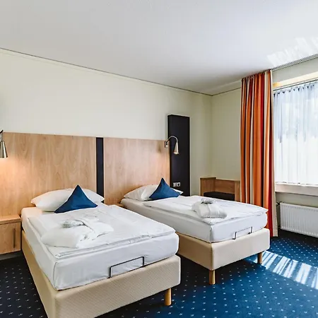 Gustav-stresemann-institut 3* בון