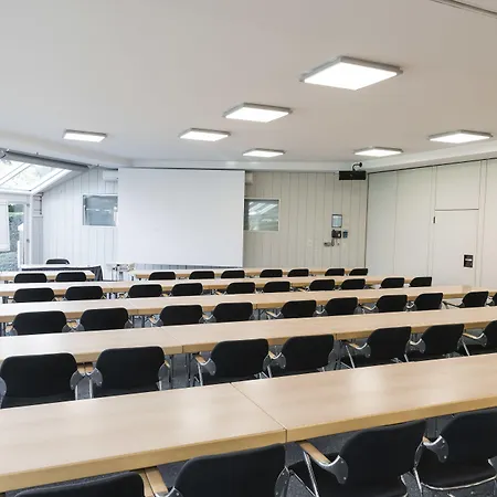 Gustav-stresemann-institut 3*