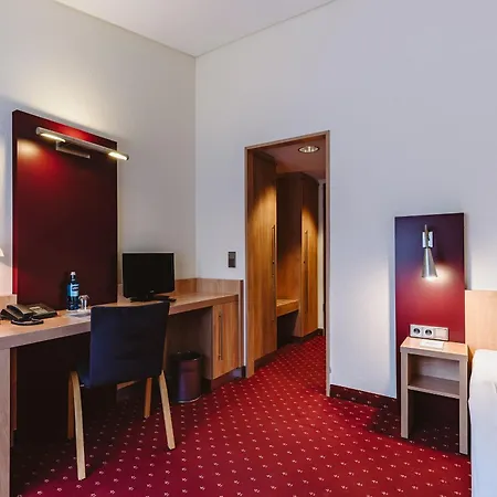 Gustav-stresemann-institut 3*